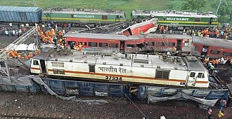 Hindistan'daki tren kazasında ölü…