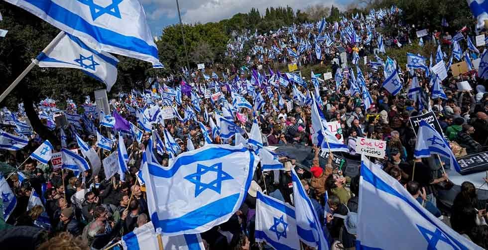 İsrailliler erteleme kararına protestolarına…