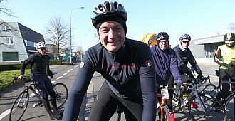 Bisikletten düşen Belçika Başbakanı…