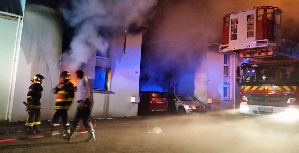 Fransa'da yangın: Aynı aileden…