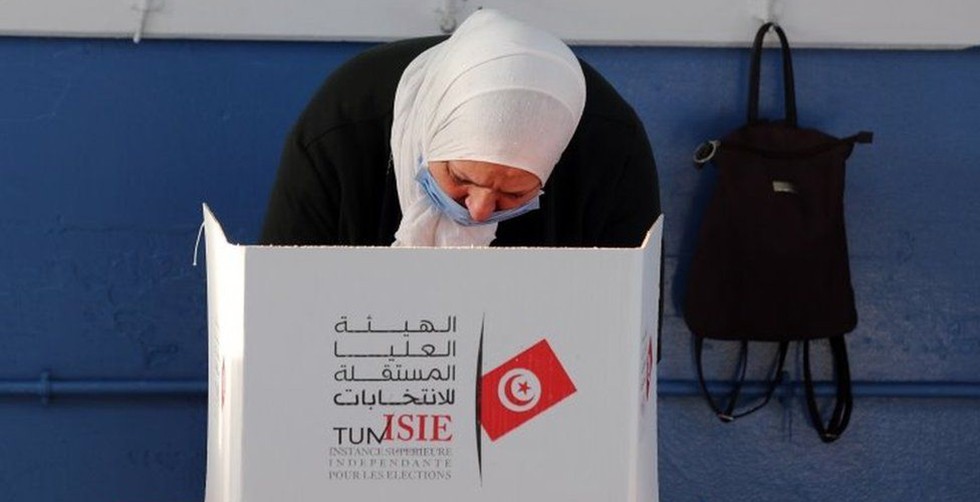 Tunus'ta erken seçimlerin ikinci…