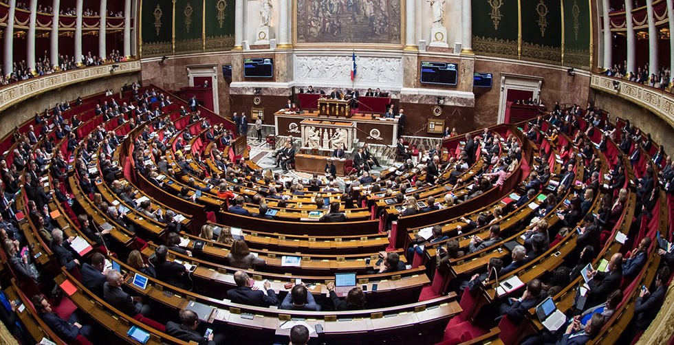 Fransa'da muhalefetten hükümete…