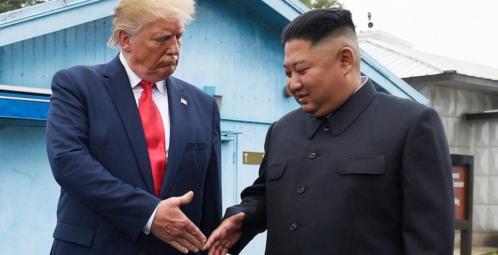 Kim Jong-un'u tebrik eden Donald…
