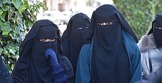 Hollanda'da burka yasağı yürürlükte