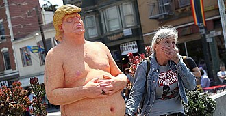 Trump'ın çıplak heykelleri apar…
