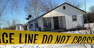 4 evi bastı, 8 kişiyi öldürdü