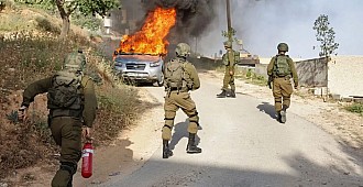 Nablus'ta İsrail askerleri ile Filistinliler…