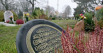 Hollanda'da Müslümanlar mezarlık…