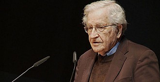 Chomsky: "Nükleer savaş çok yakın!.."