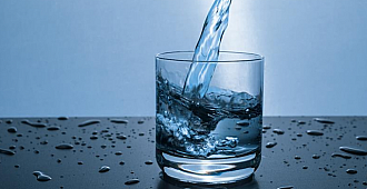 Sıcaklarda damarlar için bol su tüketin