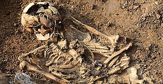 Kadıköy'de bin yıllık iskelet bulundu