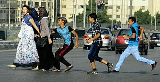 Tahrir'de cinsel saldırı alarmı
