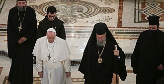 Kıbrıs Başpiskoposu Türkler'i Papa'ya…
