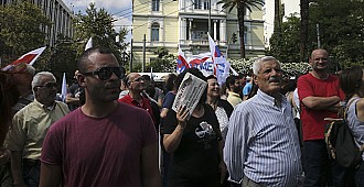 Yunan meclisinde "balıklı" tepki