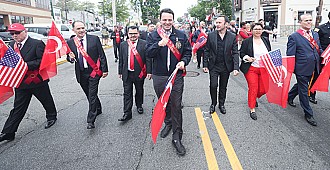 New Jersey sokaklarında Türk yürüyüşü!..