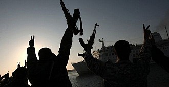 Suriyeli muhalifler neden Libya'ya…