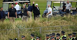 Protestoların gölgesinde golf oynadı!..