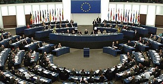 AB, Avrupa Parlamentosu seçim yasasını…