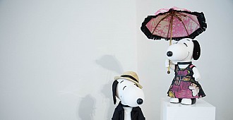 Snoopy ve Belle moda için giydirildi