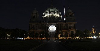 Berlin'de 200 yapı gece ışıklandırılmayacak