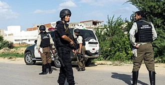 Tunus'ta patlama: 11 güvenlik elemanı…