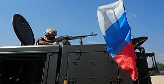 Rus askerleri ABD konvoyunun geçişine…