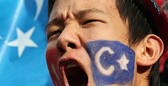 Çin, Uygur Türklerini sorgulamak için…