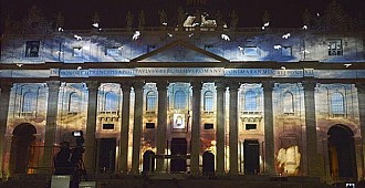 Vatikan'da ışık şovu