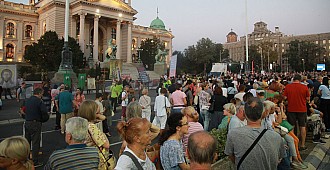 Sırbistan'daki şiddet karşıtı…