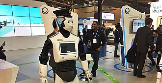 Dubai'de ilk robot polis göreve başlıyor