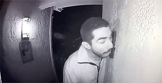Polis 3 saat kapı zilini yalayan adamı…