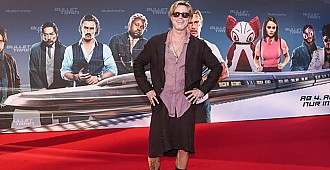 Brad Pitt neden etek giydiğini anlattı