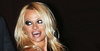 Pamela Anderson boşanıyor