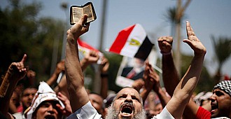 Mısır'da idam cezaları bozuldu
