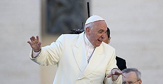 Papa isyan etti: "Kirli paranıza ihtiyacım…