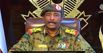 Sudan'da 3 önemli istifa