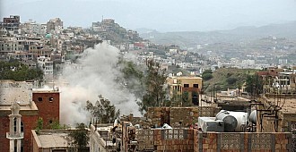Taiz'e hava saldırısı: 7 ölü,…