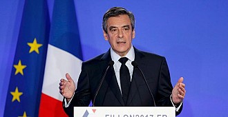 Fillon Fransız halkından özür diledi