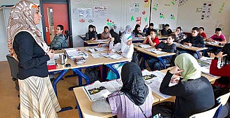 Hollanda hükümeti İslam okuluna yardımı…