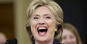Hillary'nin yüzü güldü!..
