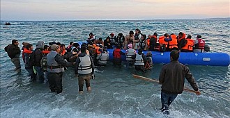 Ege'de göçmen teknesi battı: 5 ölü
