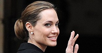 Angelina Jolie'den hayranlarına kötü…