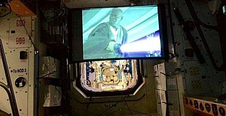 Astronotlar uzayda "Yıldız Savaşları"…