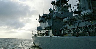 NATO gemileri sığınmacılar için Ege'de
