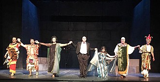 Türk opera sanatçıları ayakta alkışlandı