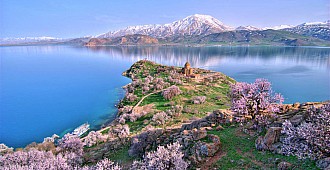 İran Van Gölü'nden su taşıyacak