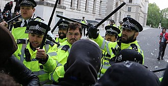 İngiltere'de polisin sert yöntemlere…