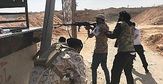 Libya'da kabileler çatıştı