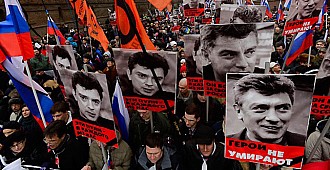 Nemtsov için sokaklara döküldüler