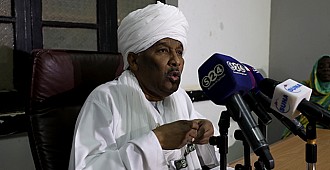 Sudan'da göstericiler parti toplantısını…